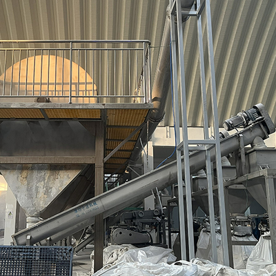Impianto meccanico di raffinazione del sale per la produzione di sale da tavola