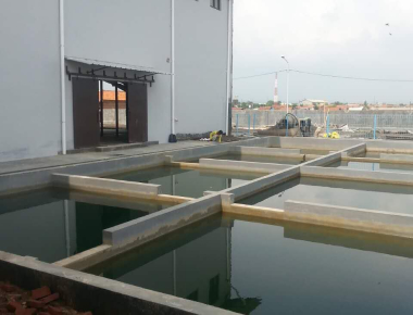 Polvere del sale da tavola del mare che fa la macchina della raffineria del sale della macchina