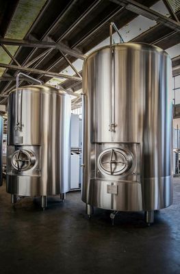 Il laser ha saldato il carro armato del rivestimento del piatto del cuscino 150L per il sistema della fabbrica di birra